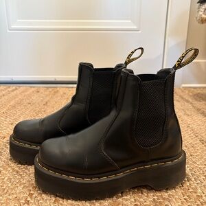 Dr Martens 2976 platform chelsea boots